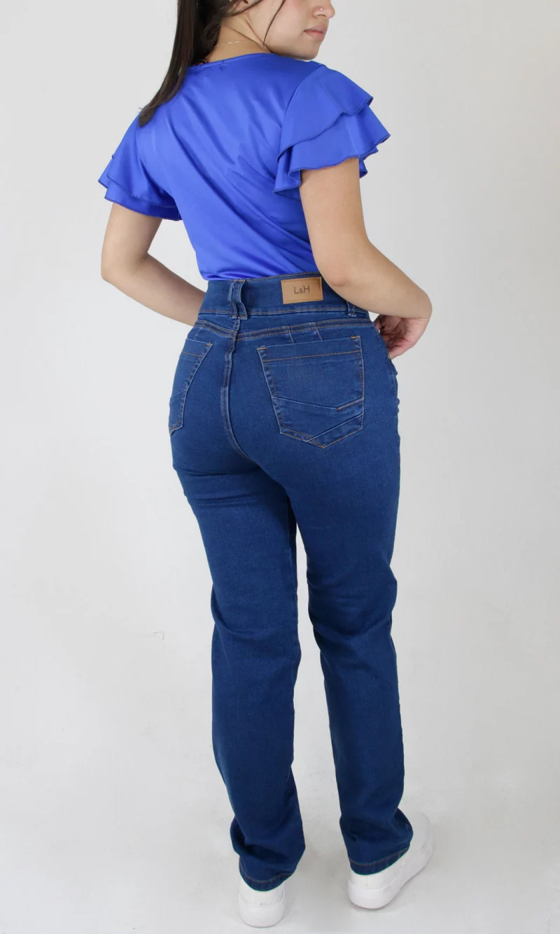 Encuentra en LYH los mejores jeans para mujer, diseño, comodidad y estilo perfecto. Haz que tu historia sea grandiosa con LYH moda. Descubre todo lo que tenemos para ti, en nuestra tienda virtual www.lyh.com.co