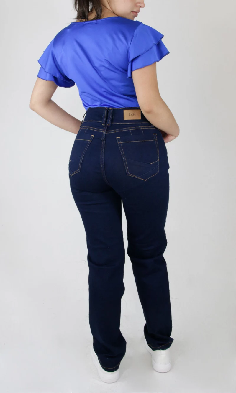 Encuentra en LYH los mejores jeans para mujer, diseño, comodidad y estilo perfecto. Haz que tu historia sea grandiosa con LYH moda. Descubre todo lo que tenemos para ti, en nuestra tienda virtual www.lyh.com.co